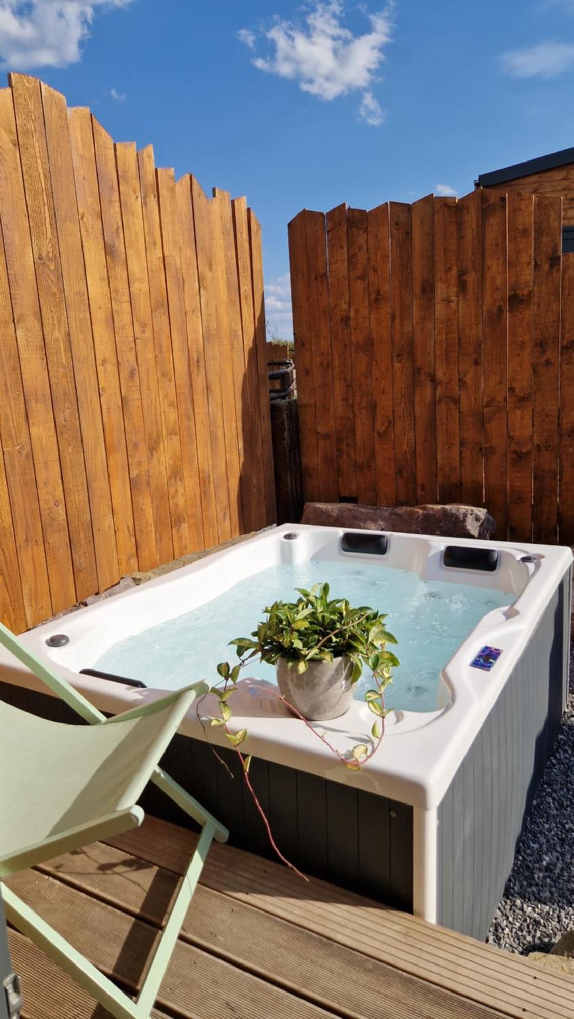 Les Tiny Du Pre Mathy - Logements Insolites Avec Jacuzzi A Profondeville Exterior photo