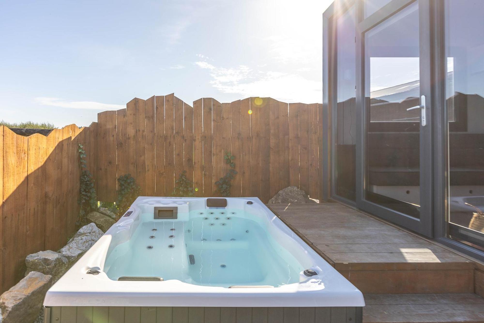 Les Tiny Du Pre Mathy - Logements Insolites Avec Jacuzzi A Profondeville Exterior photo