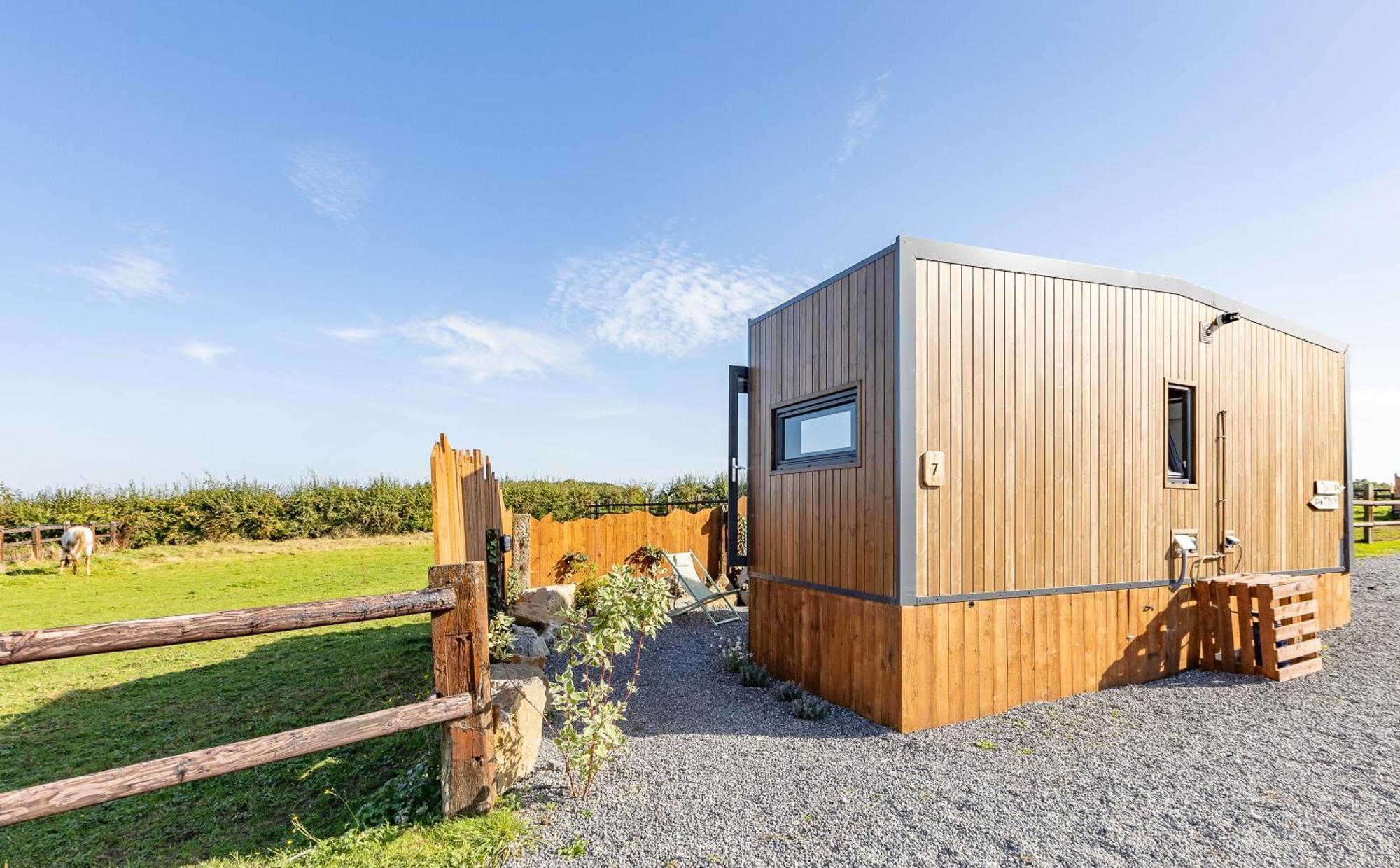 Les Tiny Du Pre Mathy - Logements Insolites Avec Jacuzzi A Profondeville Exterior photo