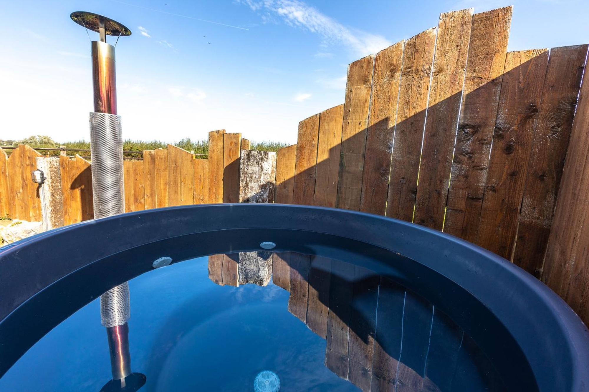 Les Tiny Du Pre Mathy - Logements Insolites Avec Jacuzzi A Profondeville Exterior photo