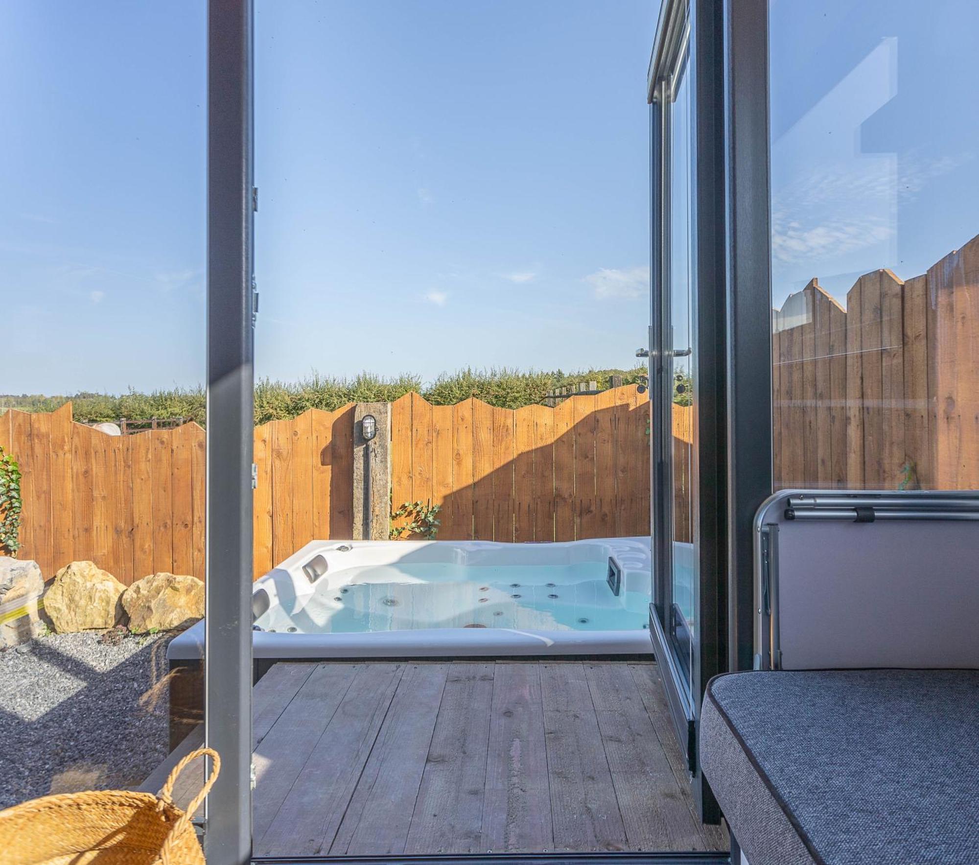 Les Tiny Du Pre Mathy - Logements Insolites Avec Jacuzzi A Profondeville Exterior photo