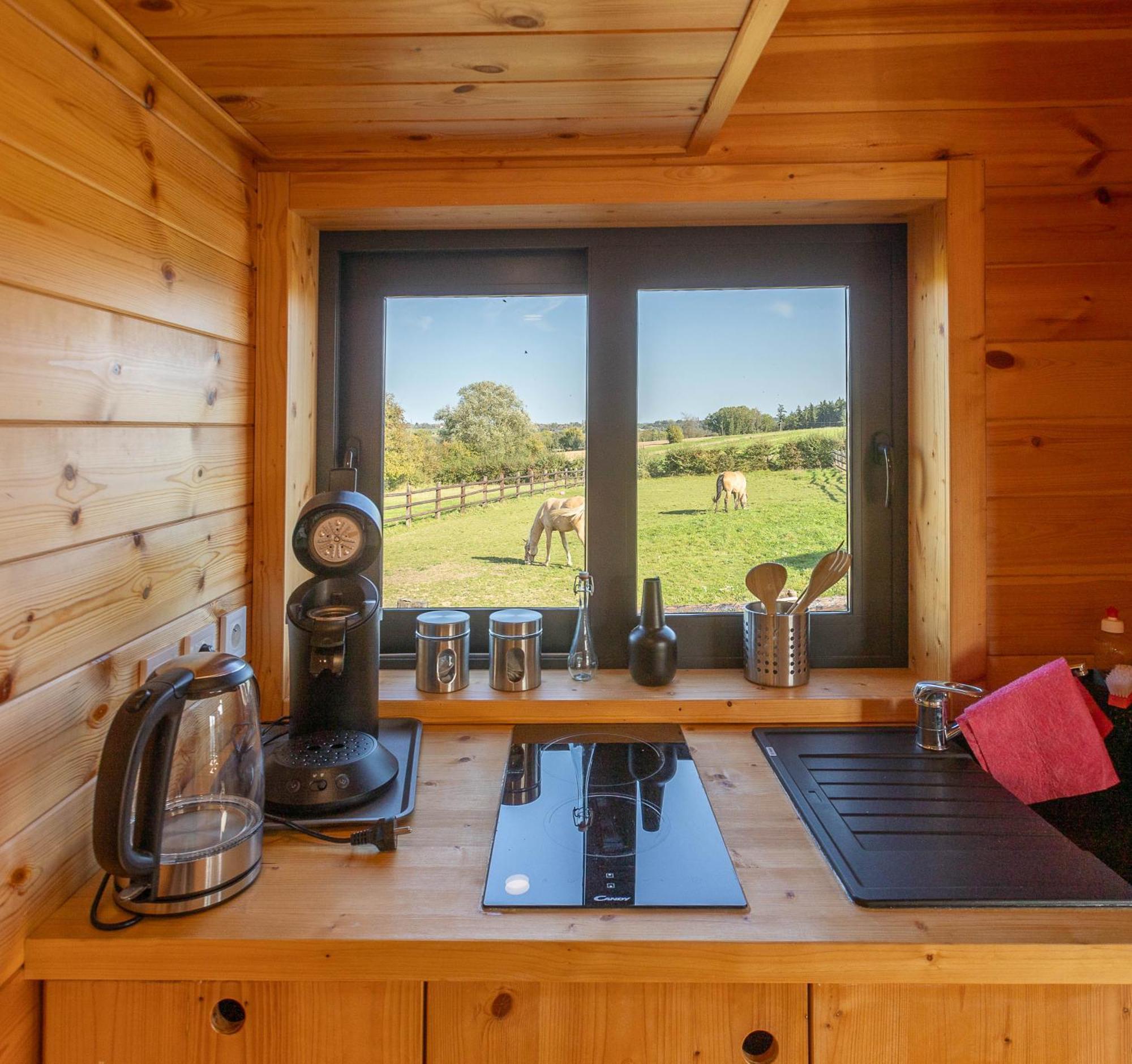 Les Tiny Du Pre Mathy - Logements Insolites Avec Jacuzzi A Profondeville Exterior photo